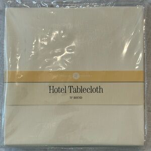 NWT Williams Sonoma Hotel Tablecloth 70 Round 100 Cotton Cream